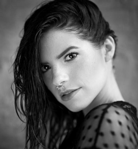 Sina S. – Fashion Sedcard-Foto 5 bei JustInCast