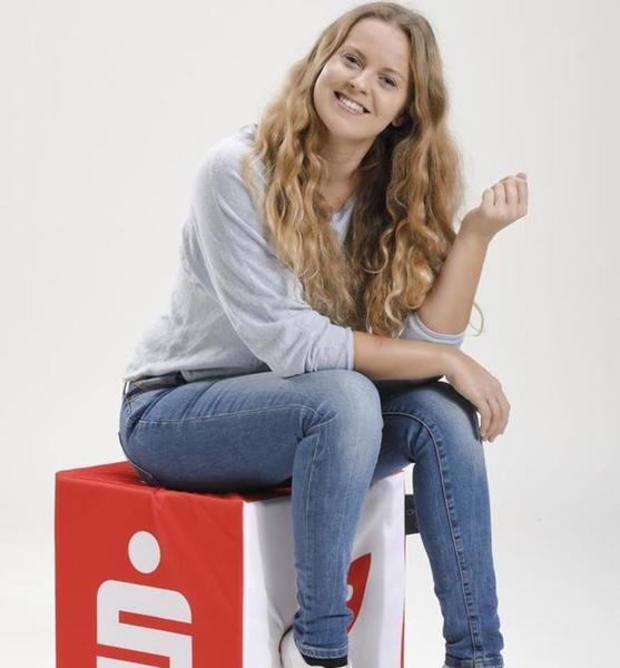 Alina B. – Fashion Sedcard-Foto 4 bei JustInCast