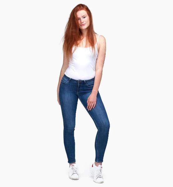 Victoria M. – Fashion Sedcard-Foto 6 bei JustInCast