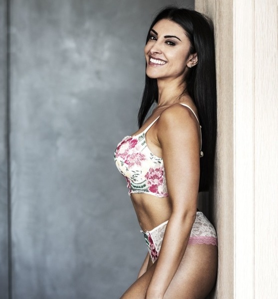 Olivia  E. – Fashion Sedcard-Foto 4 bei JustInCast