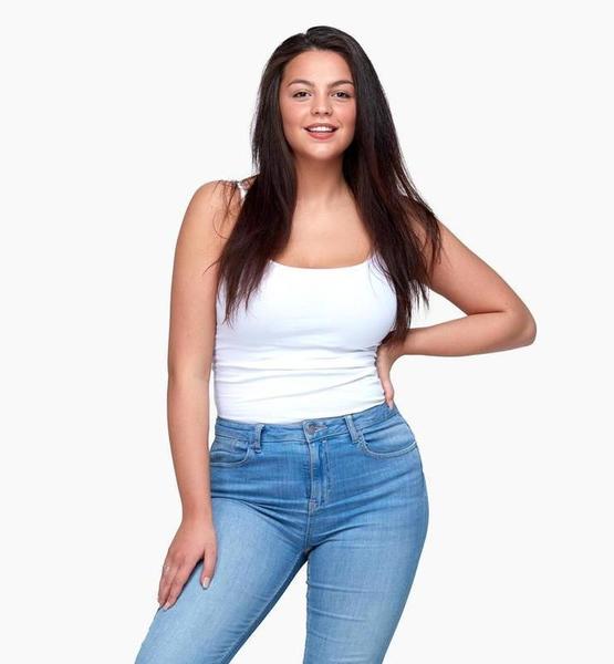 Marika K. – Real People Sedcard-Foto 2 bei JustInCast