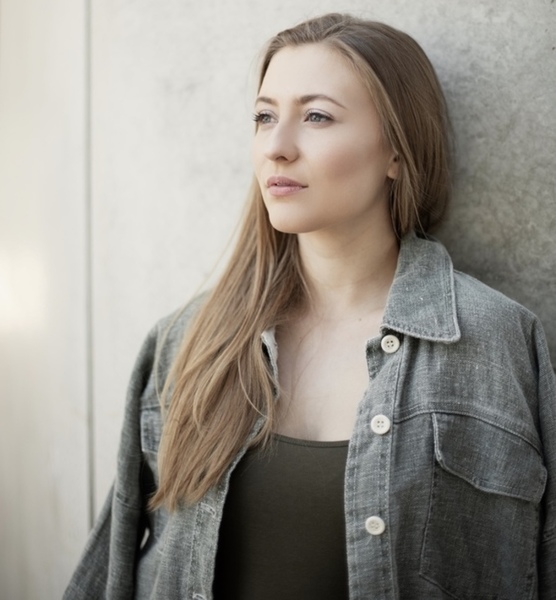 Lisa-Marie H. – Schauspiel Sedcard-Foto 5 bei JustInCast