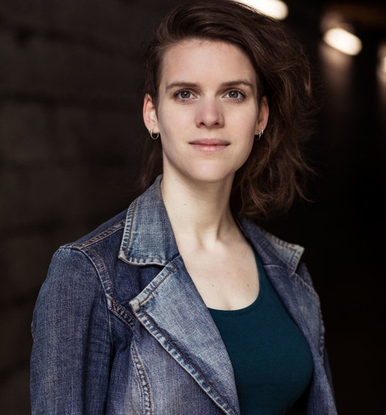 Inka W. – Schauspiel Sedcard-Foto 4 bei JustInCast
