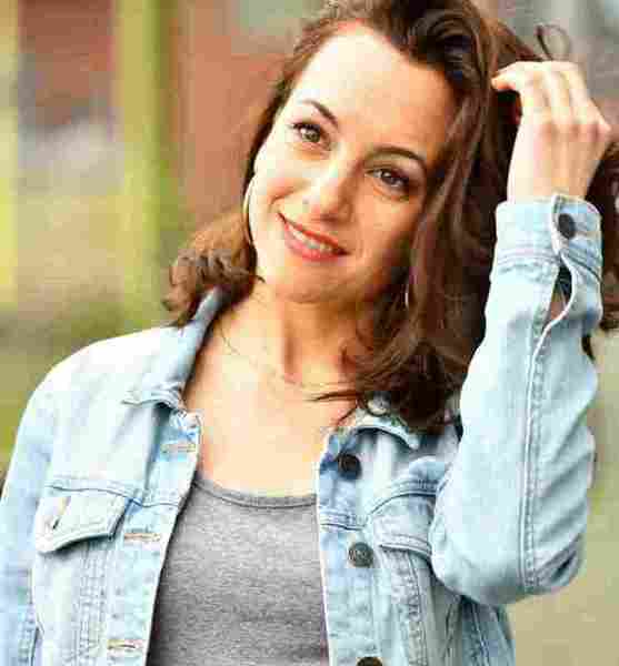Ramona  S. – Schauspiel Sedcard-Foto 3 bei JustInCast