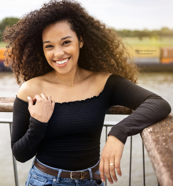 Nadine F. – Fashion Sedcard-Foto 3 bei JustInCast