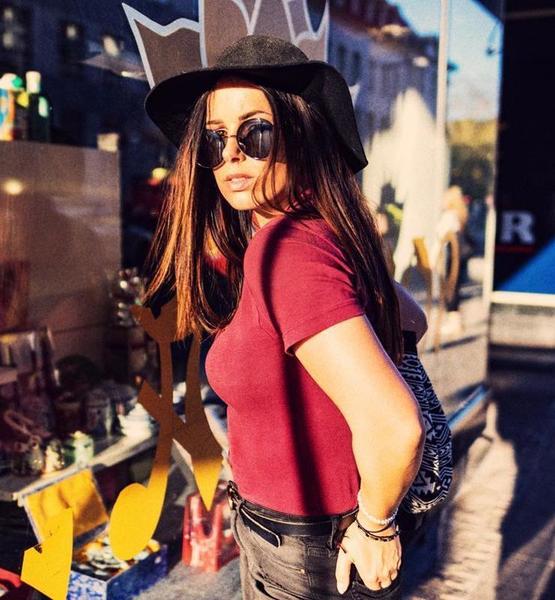 Sarah  B. – Fashion Sedcard-Foto 4 bei JustInCast