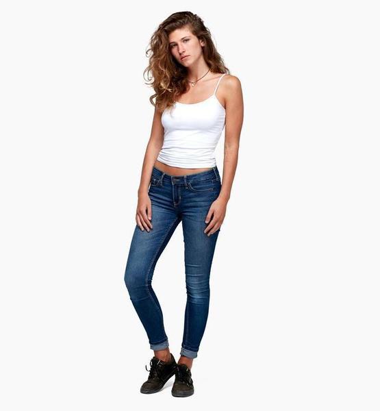 Ada W. – Real People Sedcard-Foto 3 bei JustInCast