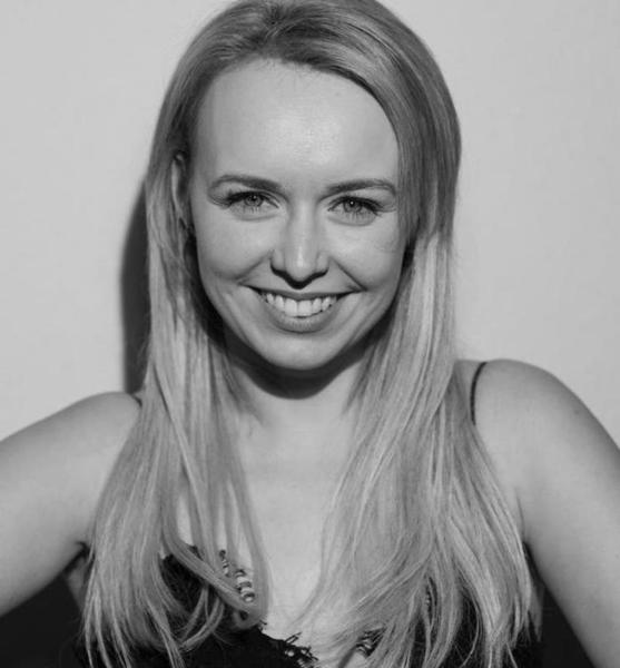 Claudia M. – Schauspiel Sedcard-Foto 3 bei JustInCast
