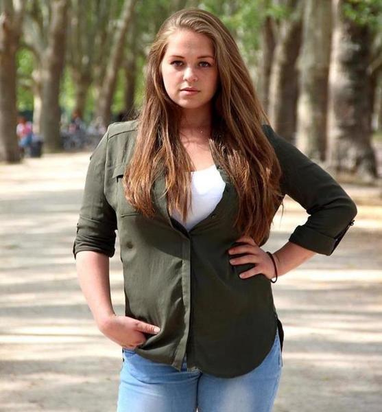 Silvana M. – Schauspiel Sedcard-Foto 3 bei JustInCast
