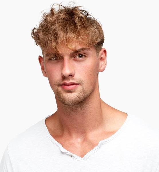 Marc B. – Fashion Sedcard-Foto 3 bei JustInCast