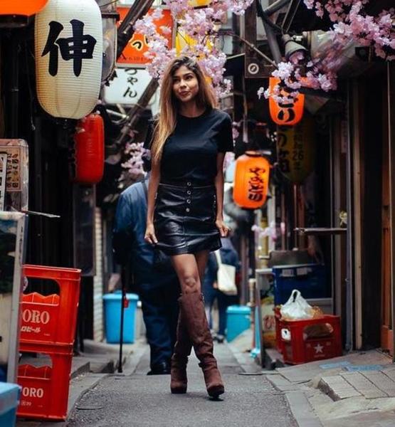 Julieth G. – Fashion Sedcard-Foto 5 bei JustInCast