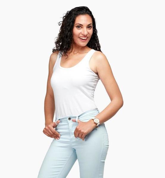 Niloofar B. – Real People Sedcard-Foto 5 bei JustInCast