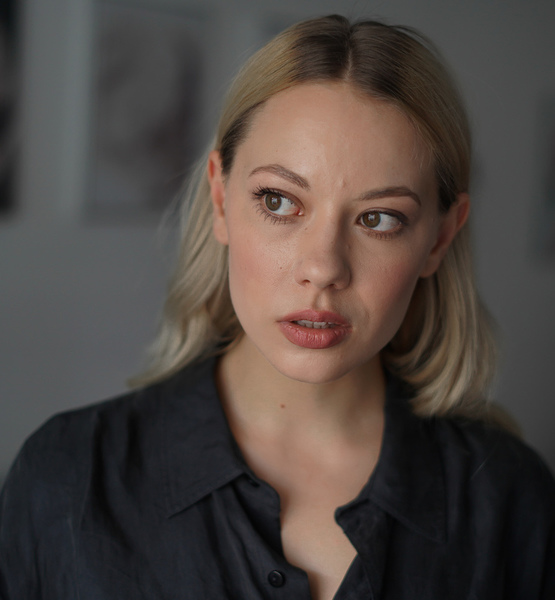 Angelina S. – Schauspiel Sedcard-Foto 5 bei JustInCast
