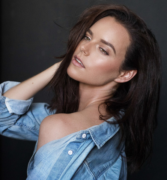 Bronwyn  J. – Tanz Sedcard-Foto 3 bei JustInCast