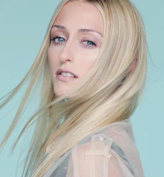 Francesca W. – Fashion Sedcard-Foto 6 bei JustInCast
