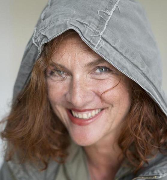 Regina S. – Schauspiel Sedcard-Foto 5 bei JustInCast