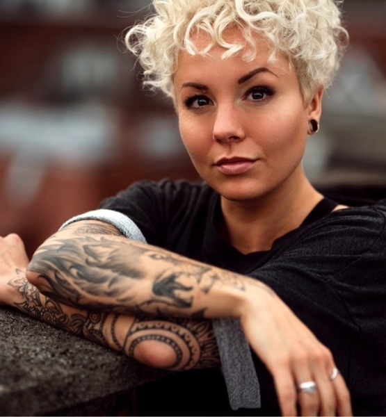 Katrin S. – Fashion Sedcard-Foto 4 bei JustInCast