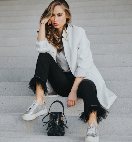 veronica k. – Fashion Sedcard-Foto 3 bei JustInCast