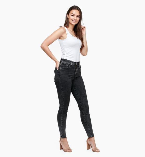 Sina K. – Fashion Sedcard-Foto 10 bei JustInCast