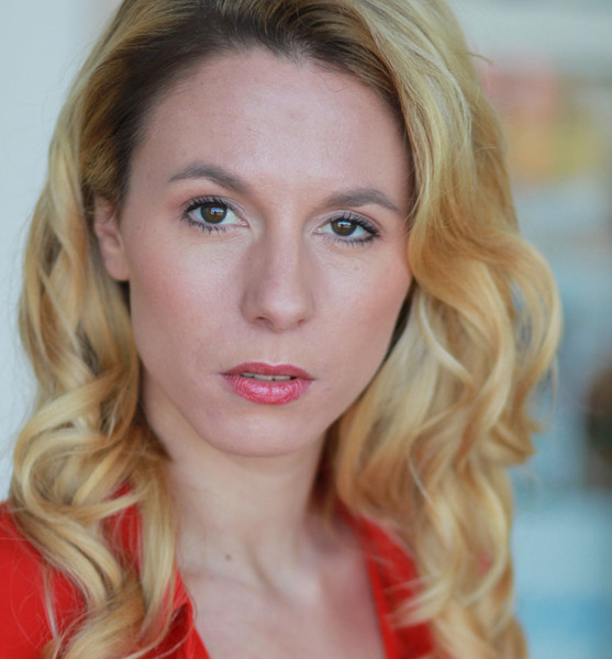 Manuela H. – Schauspiel Sedcard-Foto 2 bei JustInCast