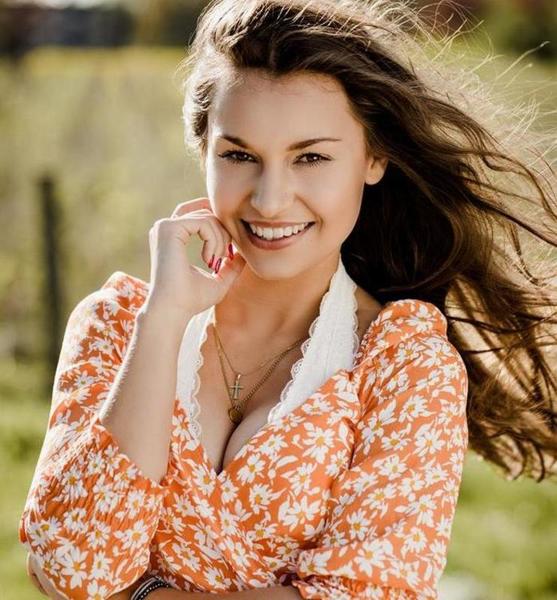 Laura  C. – Fashion Profilbild bei JustInCast