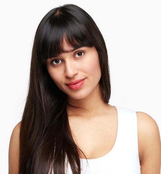 Juliana G. – Real People Sedcard-Foto 2 bei JustInCast