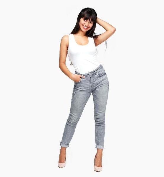 Juliana G. – Real People Sedcard-Foto 4 bei JustInCast