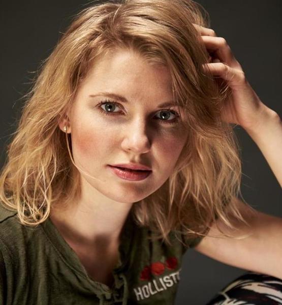 Susann S. – Schauspiel Sedcard-Foto 5 bei JustInCast