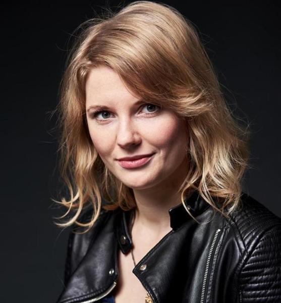 Susann S. – Schauspiel Sedcard-Foto 2 bei JustInCast