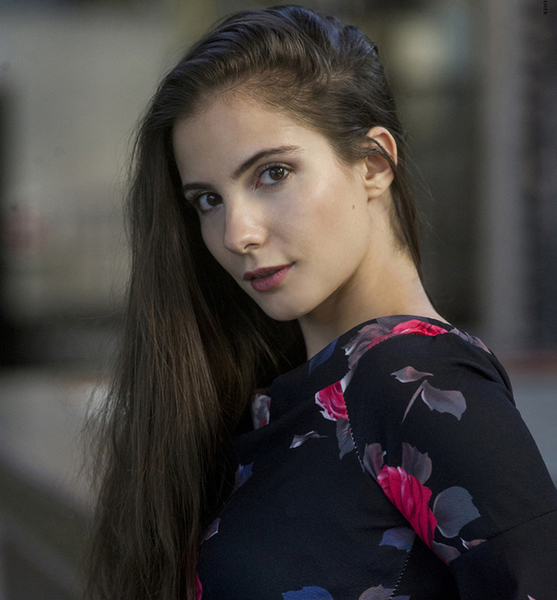 Alice B. – Schauspiel Sedcard-Foto 4 bei JustInCast