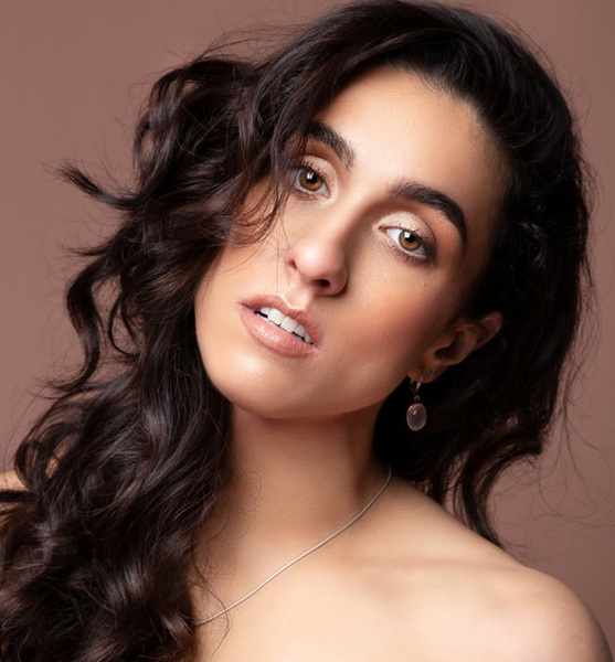 Leyla E. – Fashion Sedcard-Foto 2 bei JustInCast
