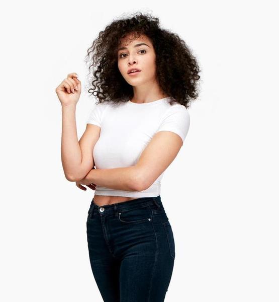 Asena Y. – Fashion Sedcard-Foto 4 bei JustInCast