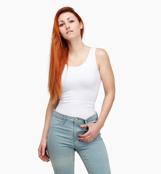 Raphaela S. – Fashion Sedcard-Foto 9 bei JustInCast