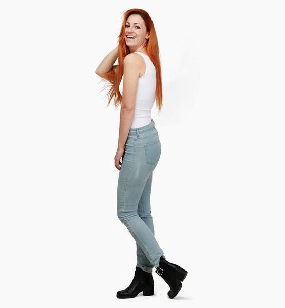 Raphaela S. – Fashion Sedcard-Foto 10 bei JustInCast