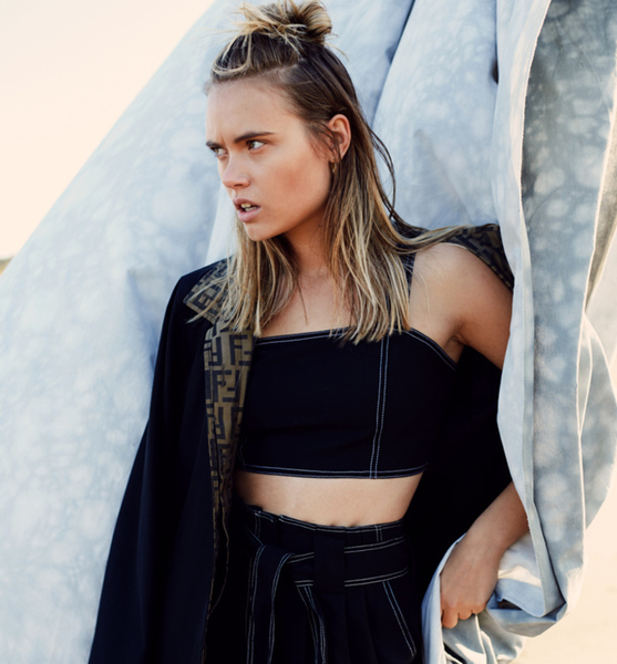 Jule W. – Fashion Sedcard-Foto 4 bei JustInCast