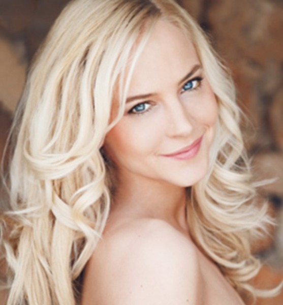 Tiana  P. – Schauspiel Sedcard-Foto 5 bei JustInCast
