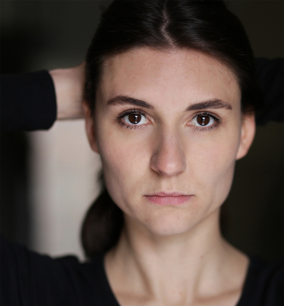 Selina B. – Schauspiel Sedcard-Foto 2 bei JustInCast