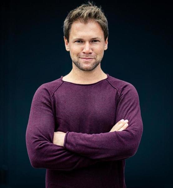 Tobias W. – Moderation Sedcard-Foto 5 bei JustInCast