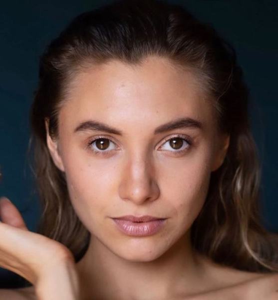 Nuria S. – Fashion Sedcard-Foto 4 bei JustInCast