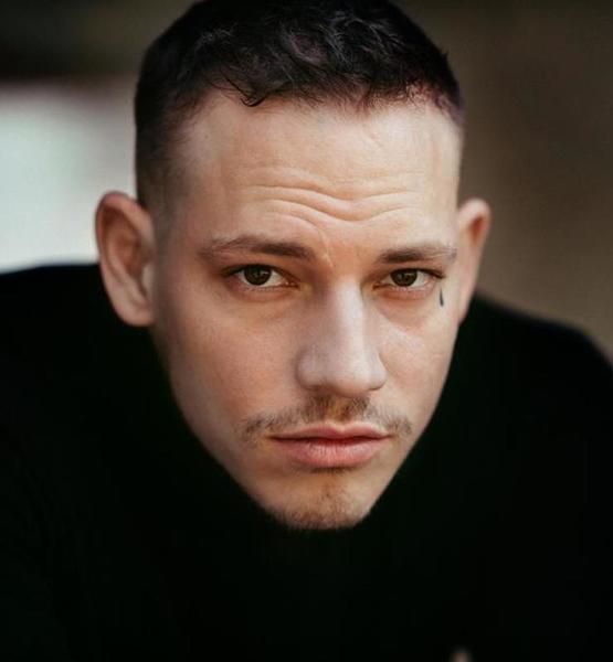 Dennis  S. – Schauspiel Sedcard-Foto 2 bei JustInCast