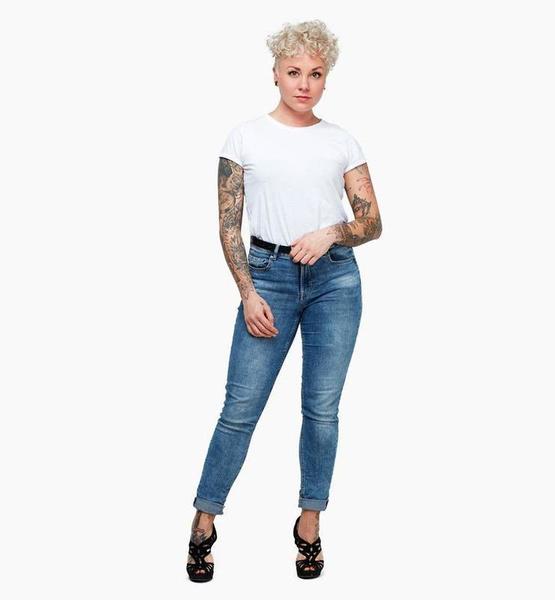 Katrin S. – Fashion Sedcard-Foto 10 bei JustInCast