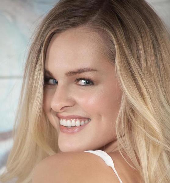 Vanessa  E. – Fashion Sedcard-Foto 4 bei JustInCast