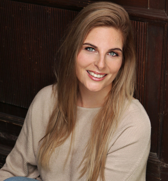 Caroline L. – Fashion Sedcard-Foto 3 bei JustInCast
