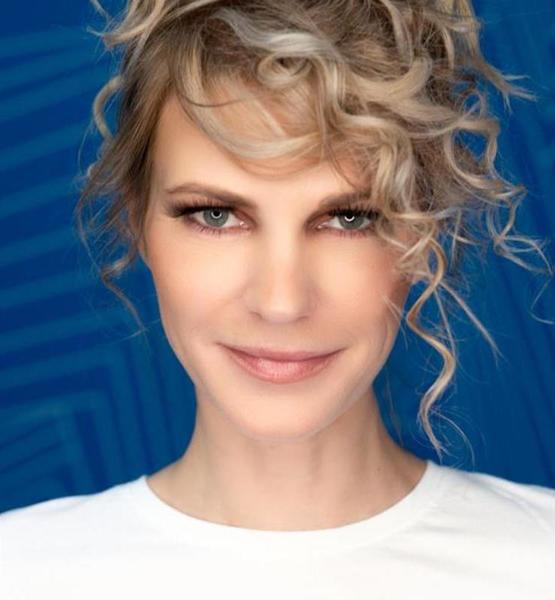 Anja F. – Fashion Sedcard-Foto 2 bei JustInCast
