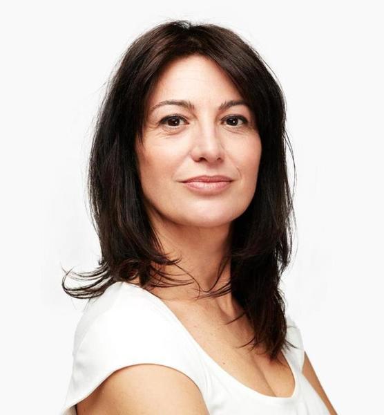 Silvia C. – Real People Sedcard-Foto 2 bei JustInCast