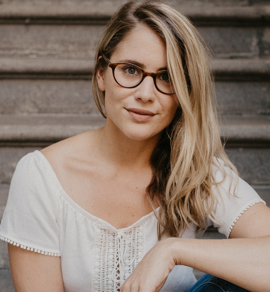 Janine  U. – Fashion profile image at JustInCast