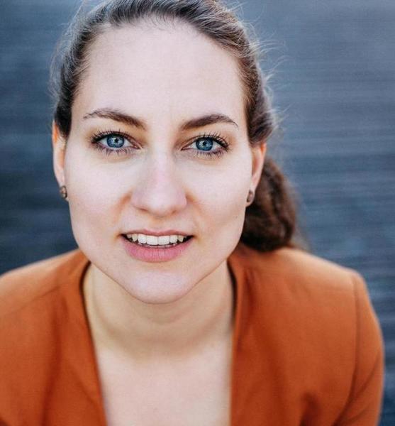 Joyce D. – Schauspiel Sedcard-Foto 2 bei JustInCast