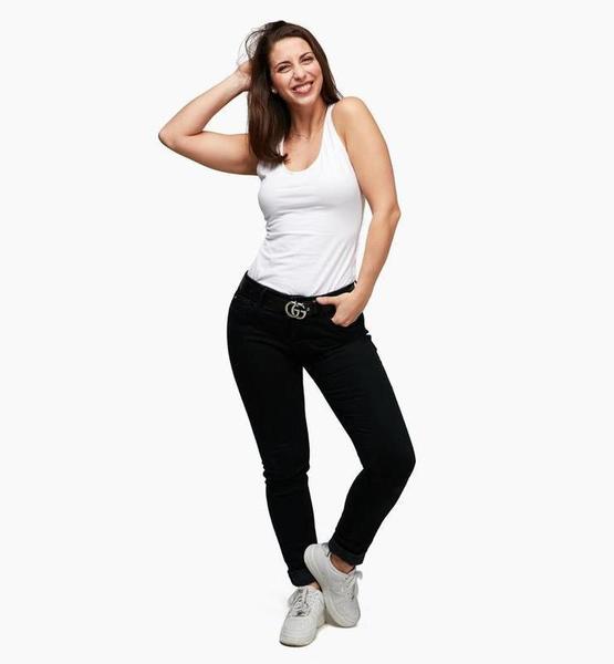 Agapi T. – Real People Sedcard-Foto 5 bei JustInCast