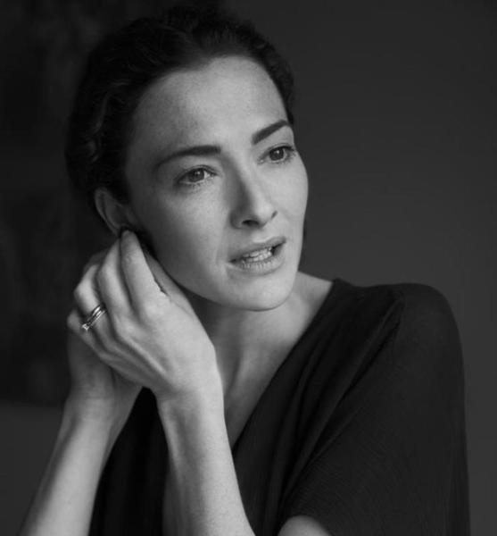 Ellen Keola  F. – Fashion Sedcard-Foto 3 bei JustInCast