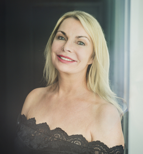 Marina W. – Schauspiel Sedcard-Foto 4 bei JustInCast